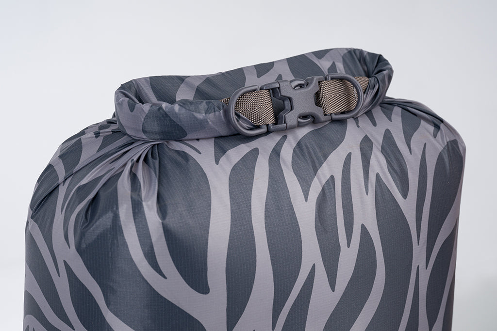 Cocoon Drybag Hyperlight 13L Grey Leaves