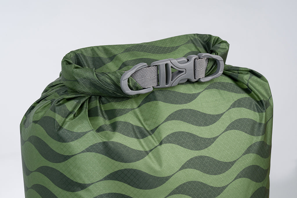 Cocoon Drybag Ultralight 21L Green Waves
