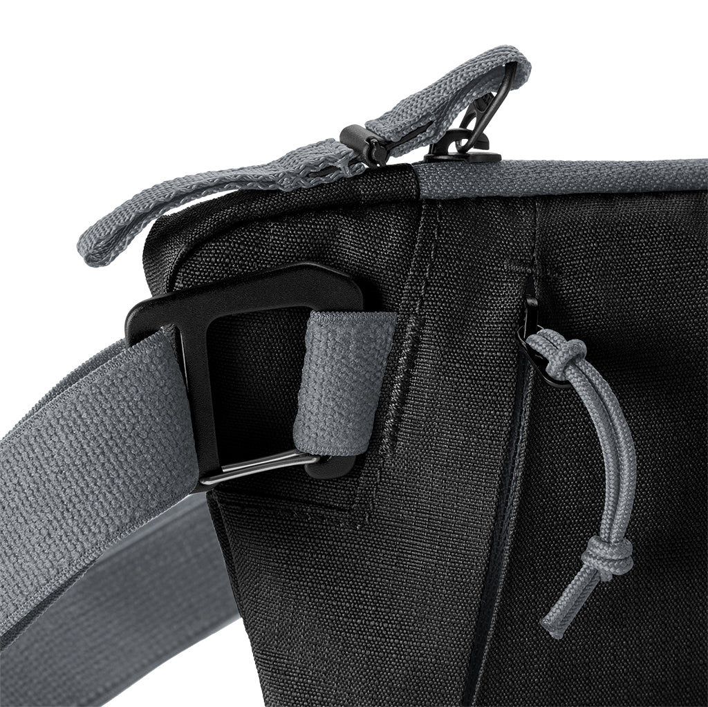 Eagle Creek Stash RFID Sling Bag Black