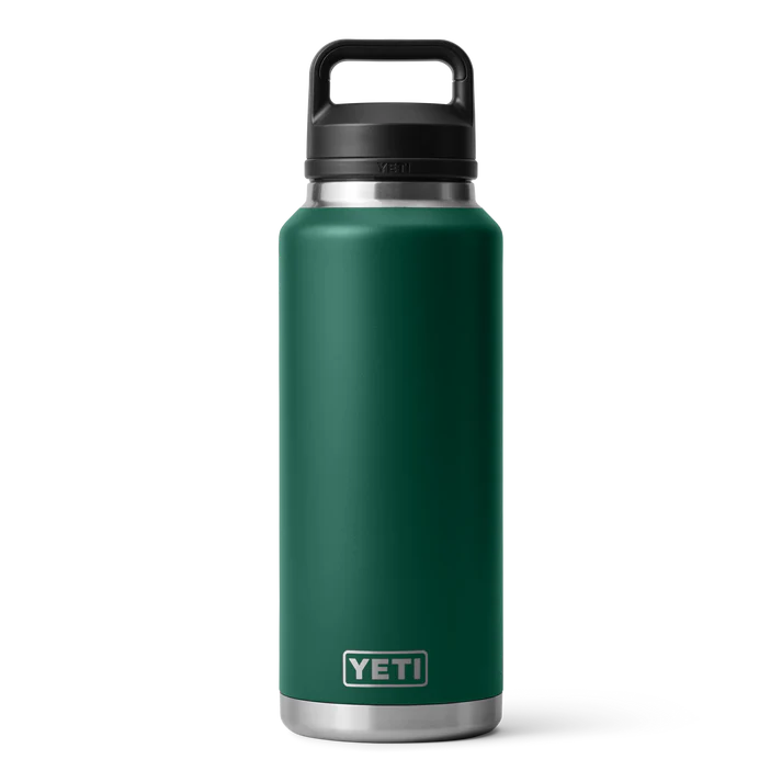 YETI Rambler® 46 oz Flasche (1,3 l) mit Chug-Verschluss Black Forest Green