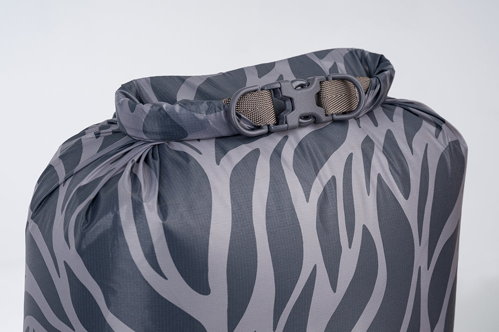 Cocoon Drybag Hyperlight 8L Grey Leaves