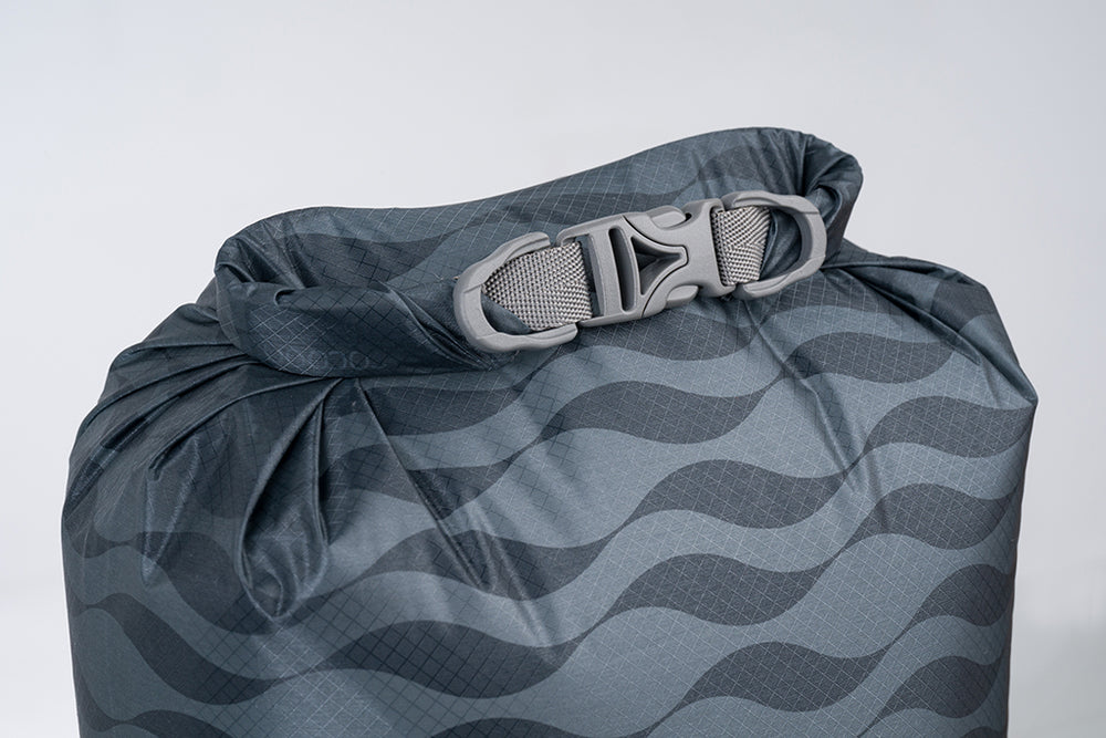 Cocoon Drybag Ultralight 37L Grey Waves