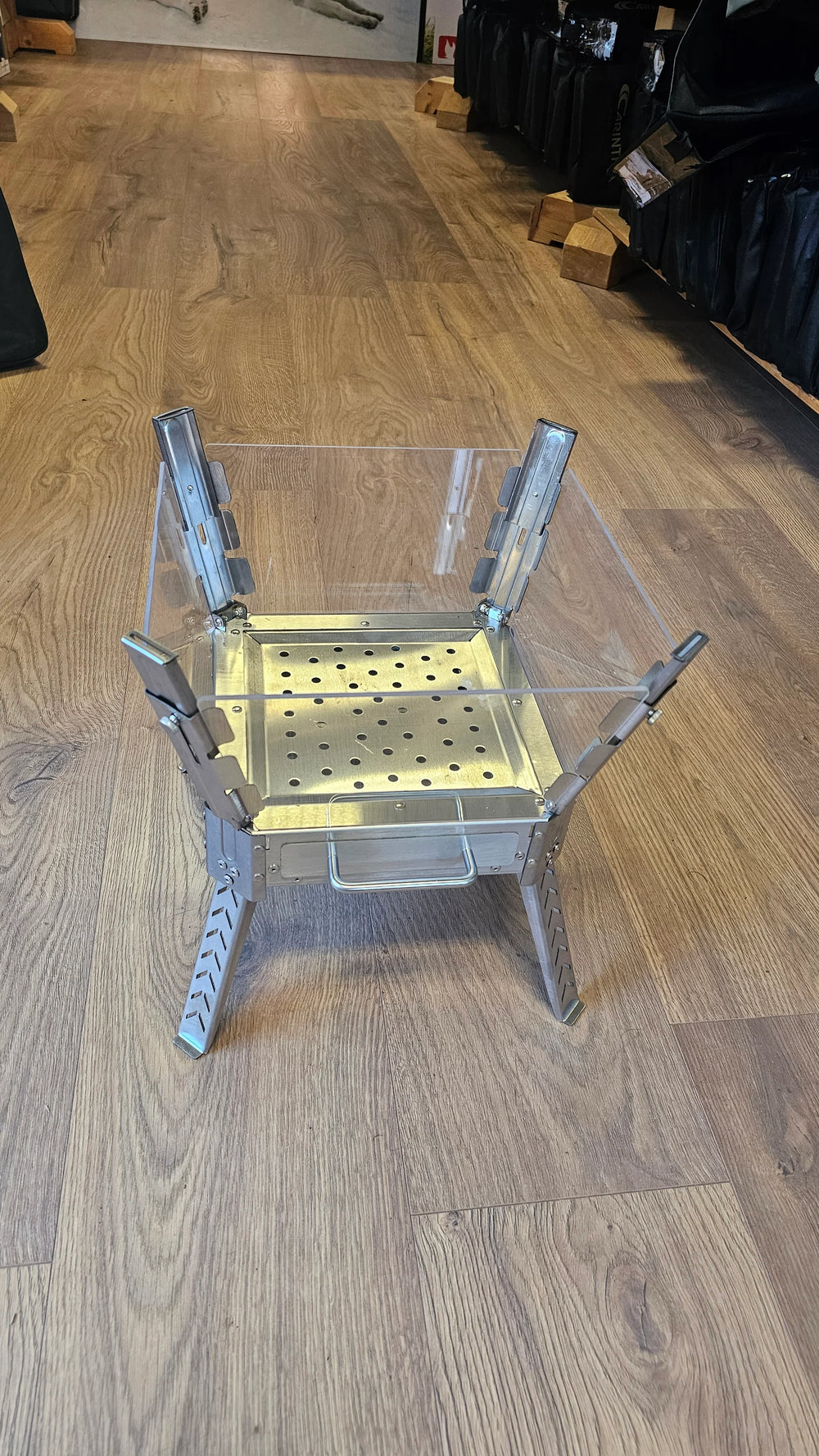 Outdoorfeeling Faltbarer 4-Seiten Glas-Grill
