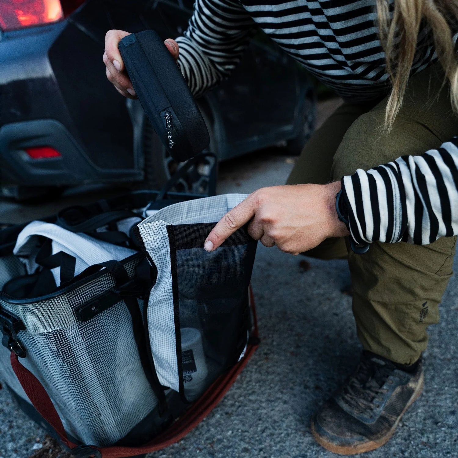 RUX Packing Pocket 2L Mesh White with Black Grid